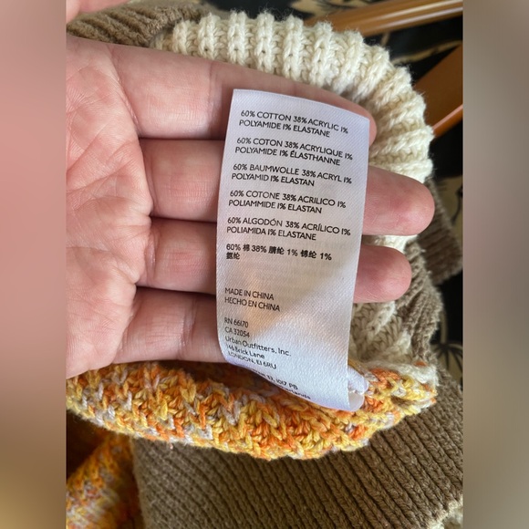 BDG Mika Pullover Oversized Colorblock Knit Sweater Size Small NEW Cream Orange - Picture 8 of 8
